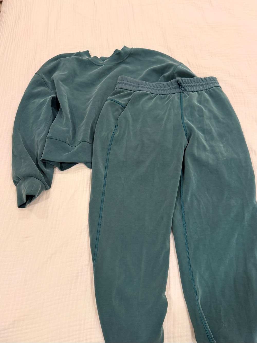 lululemon athletica Teal Jogger Track Pants and Top Set